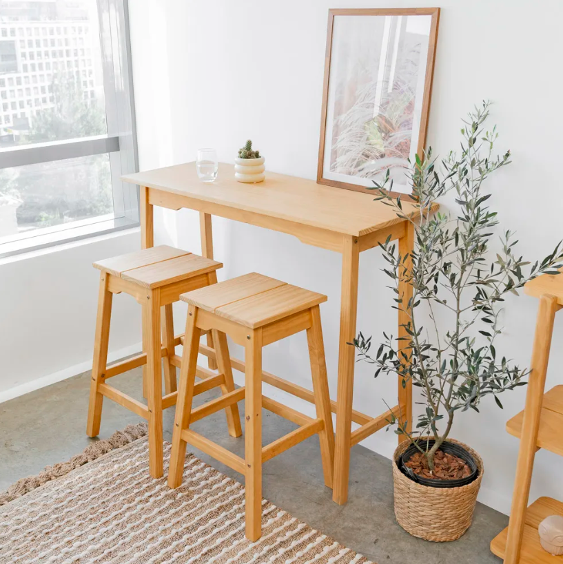 Móveis de madeira para cozinha pequena: Banquetas são a solução ideal?