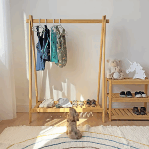 Descubra 5 vantagens de adotar a arara no seu quarto e como ela se encaixa em qualquer decoração